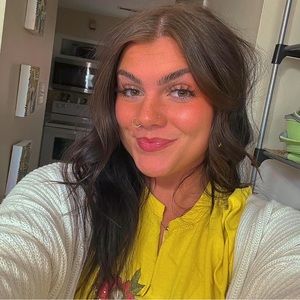 Meet your Posher, Alicia